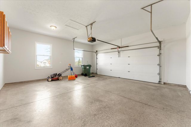 1808 Blue Bird Drive, Mahomet, IL 61853