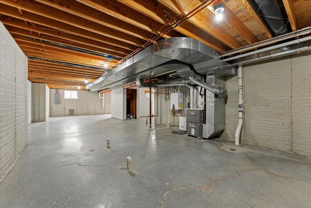 1808 Blue Bird Drive, Mahomet, IL 61853