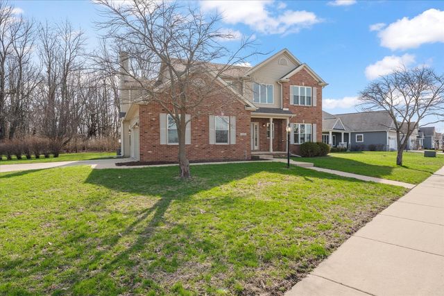 1808 Blue Bird Drive, Mahomet, IL 61853