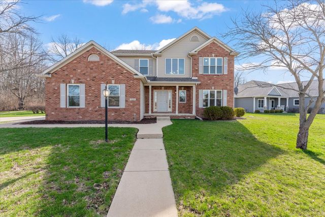 1808 Blue Bird Drive, Mahomet, IL 61853
