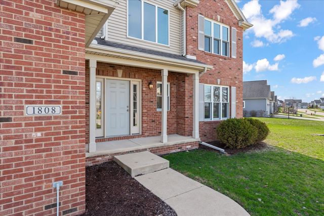 1808 Blue Bird Drive, Mahomet, IL 61853
