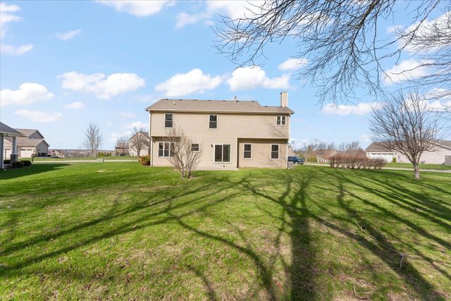 1808 Blue Bird Drive, Mahomet, IL 61853