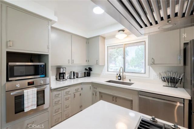 705 E Foothill Blvd, Glendora, CA 91741