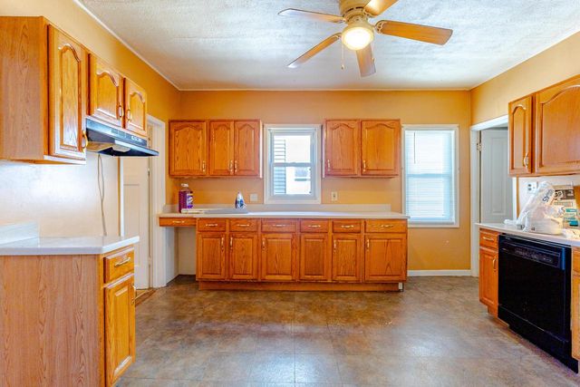 2564 N 19th STREET, Milwaukee, WI 53206