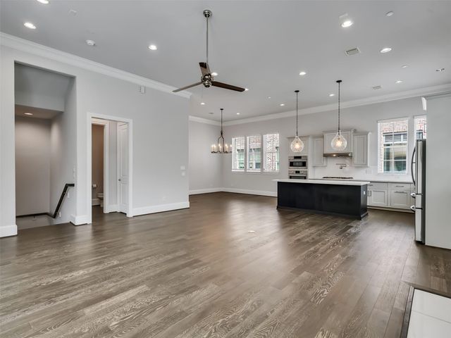 6014 Matthew Oaks Place, Houston, TX 77007