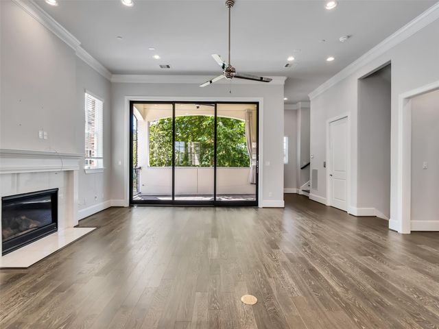 6014 Matthew Oaks Place, Houston, TX 77007