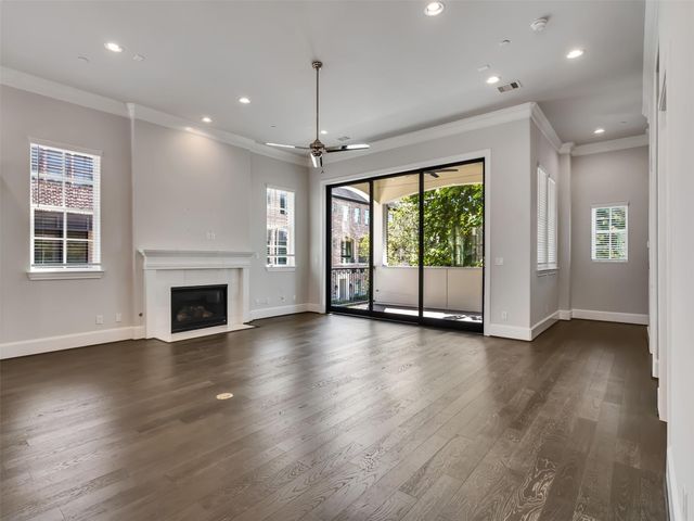 6014 Matthew Oaks Place, Houston, TX 77007