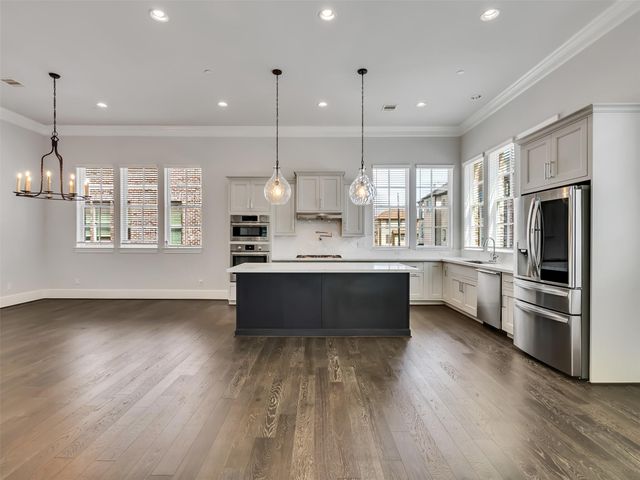 6014 Matthew Oaks Place, Houston, TX 77007
