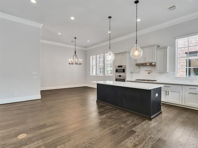 6014 Matthew Oaks Place, Houston, TX 77007