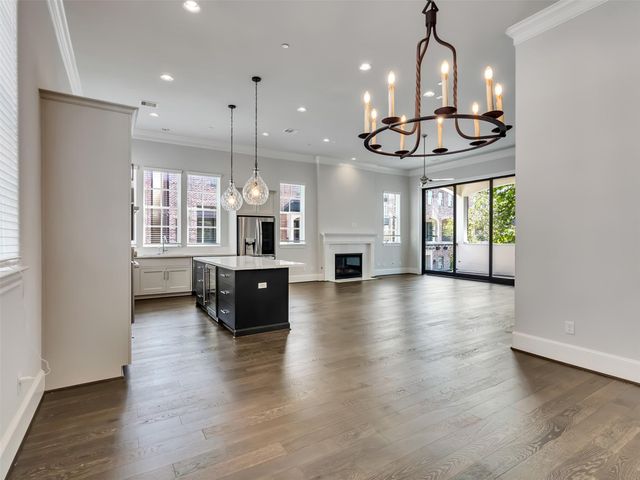 6014 Matthew Oaks Place, Houston, TX 77007