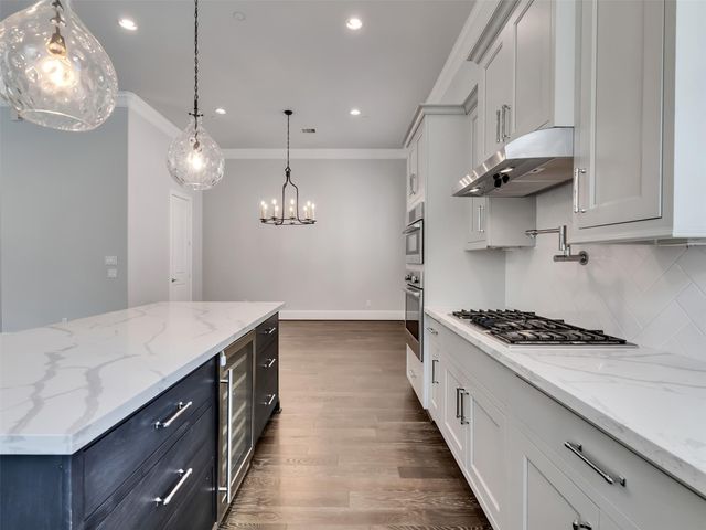 6014 Matthew Oaks Place, Houston, TX 77007
