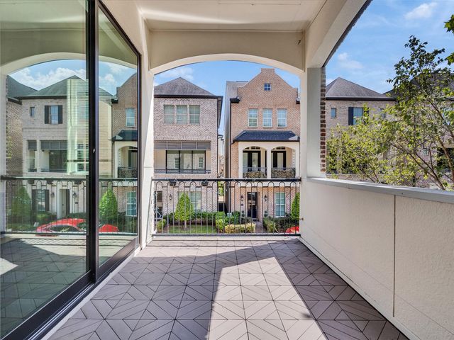 6014 Matthew Oaks Place, Houston, TX 77007