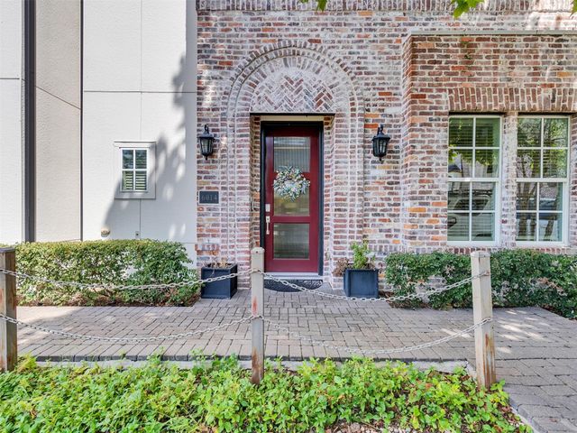 6014 Matthew Oaks Place, Houston, TX 77007