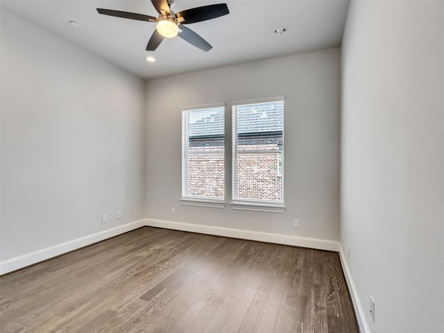 6014 Matthew Oaks Place, Houston, TX 77007