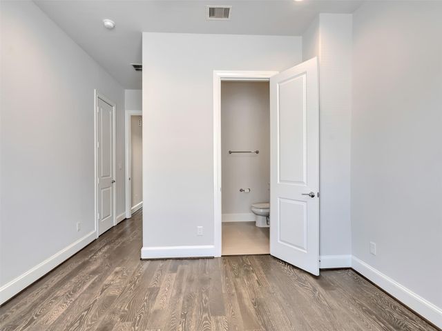6014 Matthew Oaks Place, Houston, TX 77007