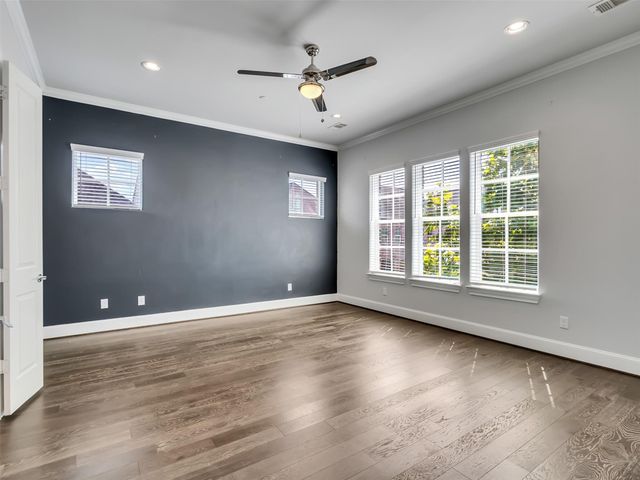 6014 Matthew Oaks Place, Houston, TX 77007