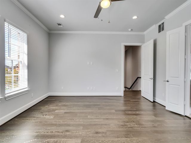 6014 Matthew Oaks Place, Houston, TX 77007