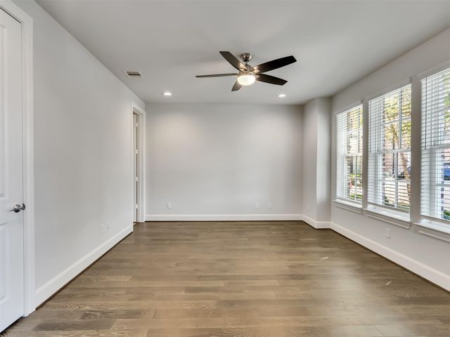 6014 Matthew Oaks Place, Houston, TX 77007