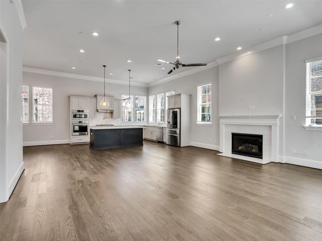 6014 Matthew Oaks Place, Houston, TX 77007