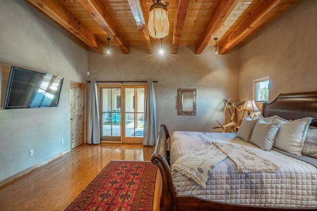 21 Camino Barranca, Santa Fe, NM 87507