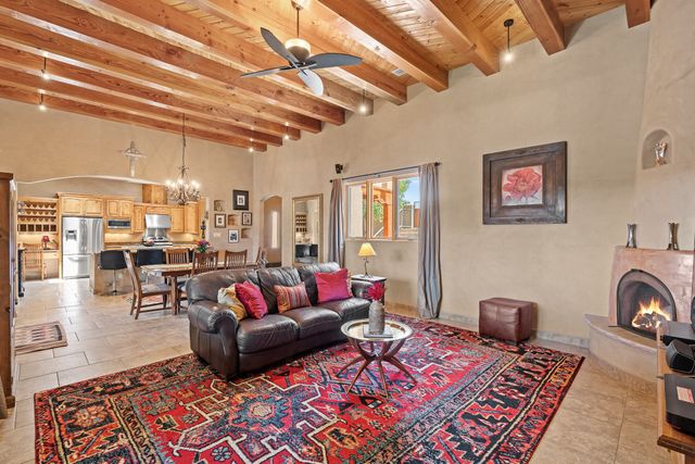 21 Camino Barranca, Santa Fe, NM 87507