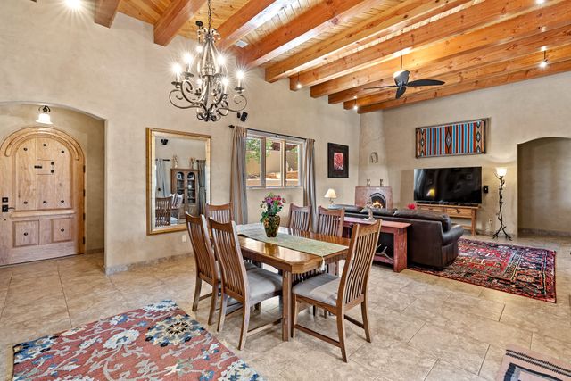 21 Camino Barranca, Santa Fe, NM 87507