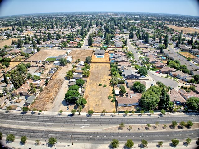 3203 E Houston Avenue, Visalia, CA 93292