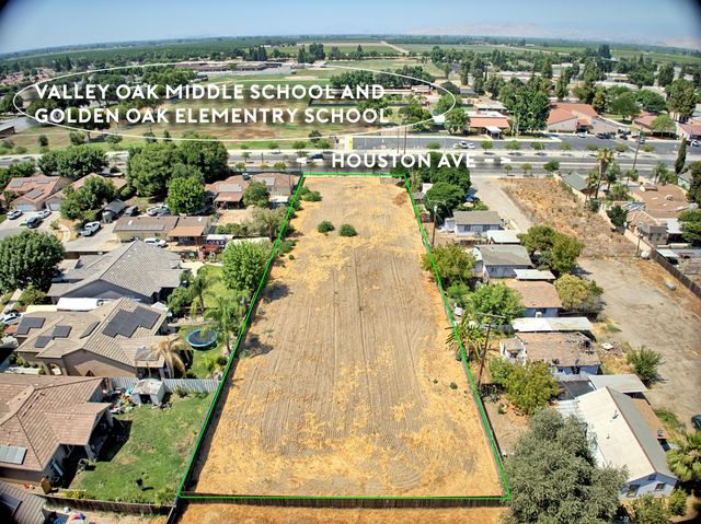 3203 E Houston Avenue, Visalia, CA 93292