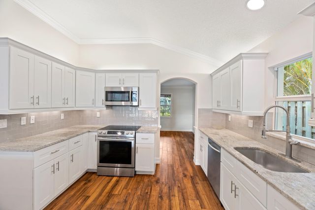 17735 CARVER Avenue, Jupiter, FL 33458