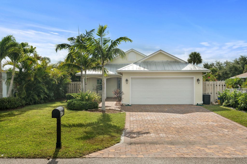 17735 CARVER Avenue, Jupiter, FL 33458