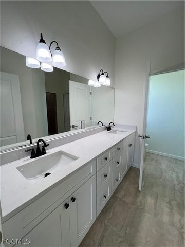 1088 Saturn CT, Labelle, FL 33935