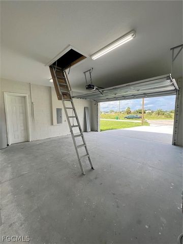 1088 Saturn CT, Labelle, FL 33935