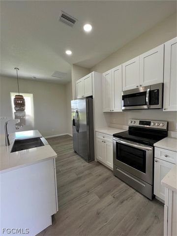 1088 Saturn CT, Labelle, FL 33935