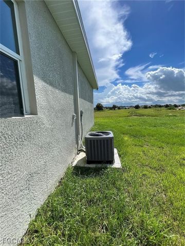 1088 Saturn CT, Labelle, FL 33935