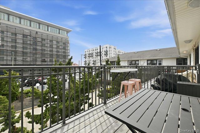 65 W Broadway 8B, Long Beach, NY 11561