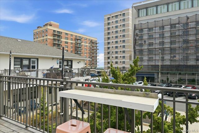 65 W Broadway 8B, Long Beach, NY 11561