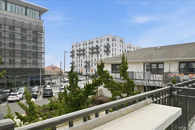 65 W Broadway 8B, Long Beach, NY 11561