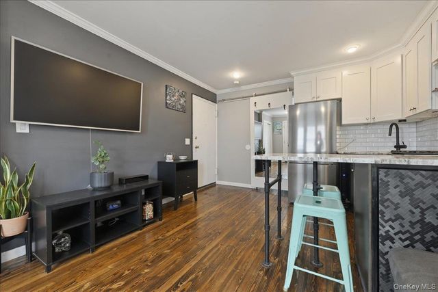 65 W Broadway 8B, Long Beach, NY 11561