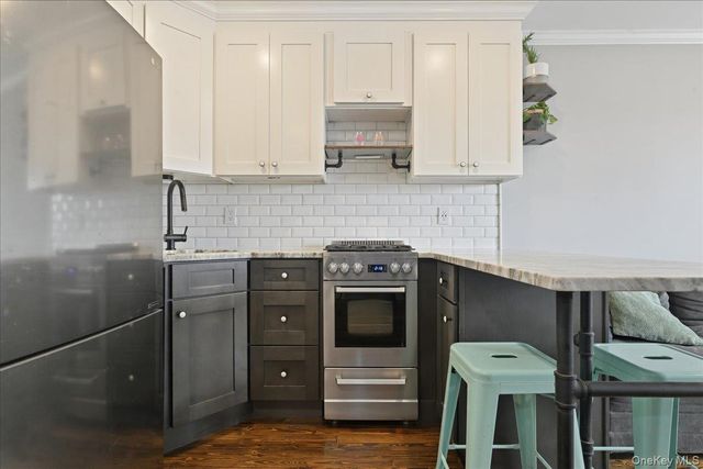 65 W Broadway 8B, Long Beach, NY 11561