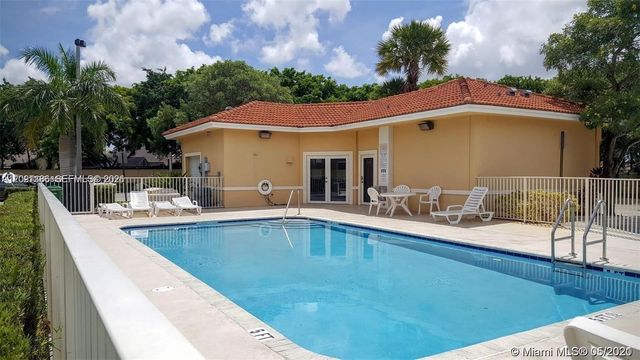9909 Westwood Dr 23-1, Tamarac, FL 33321