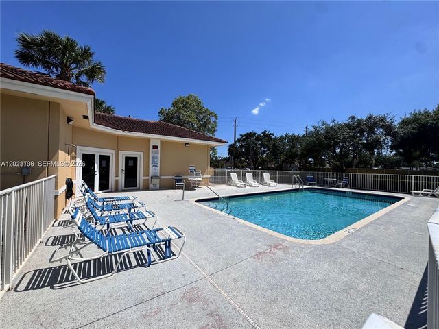 9909 Westwood Dr 23-1, Tamarac, FL 33321