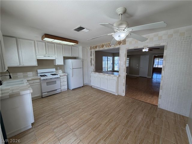 1912 Harvest Drive, Las Vegas, NV 89108