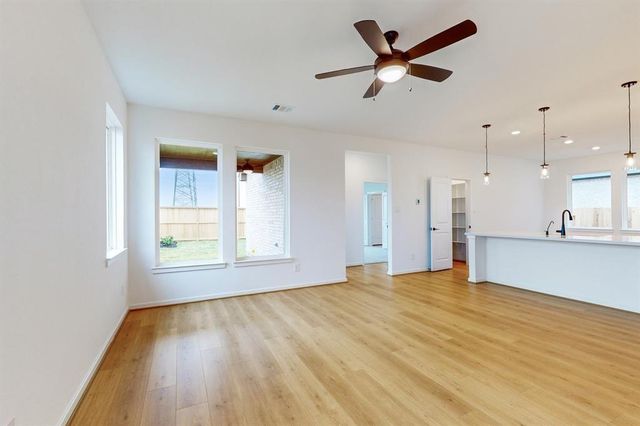 21815 Sunshine Cove Lane, Cypress, TX 77433