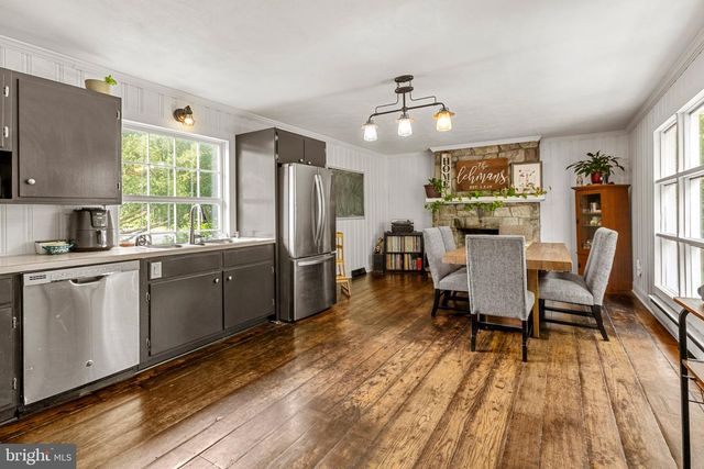 1601 BUTTER RD, Lancaster, PA 17601