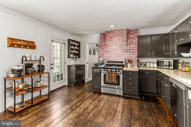 1601 BUTTER RD, Lancaster, PA 17601