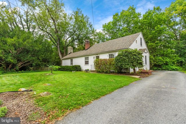 1601 BUTTER RD, Lancaster, PA 17601