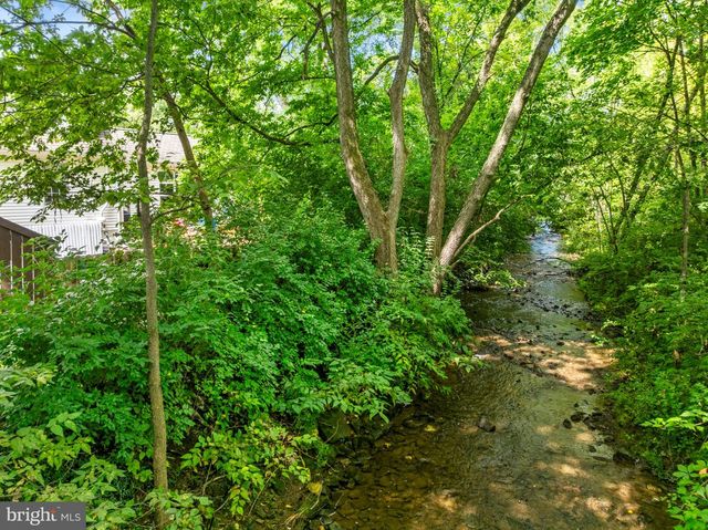 1601 BUTTER RD, Lancaster, PA 17601
