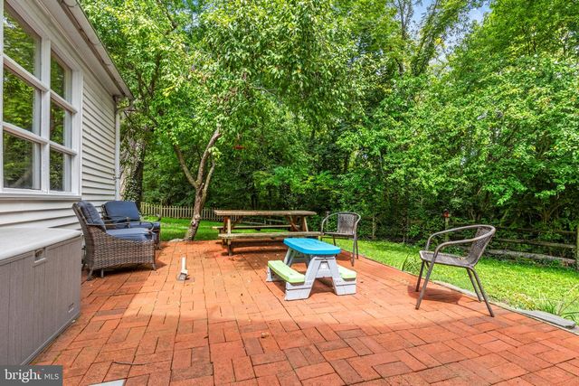 1601 BUTTER RD, Lancaster, PA 17601