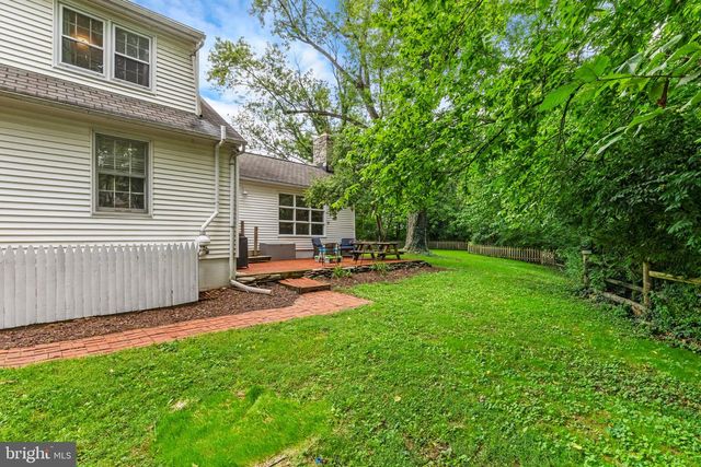 1601 BUTTER RD, Lancaster, PA 17601