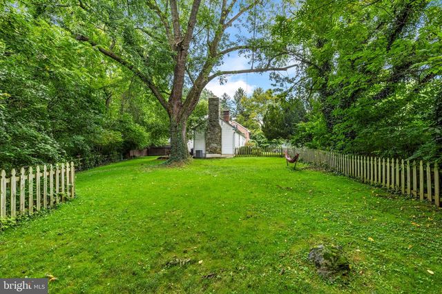 1601 BUTTER RD, Lancaster, PA 17601